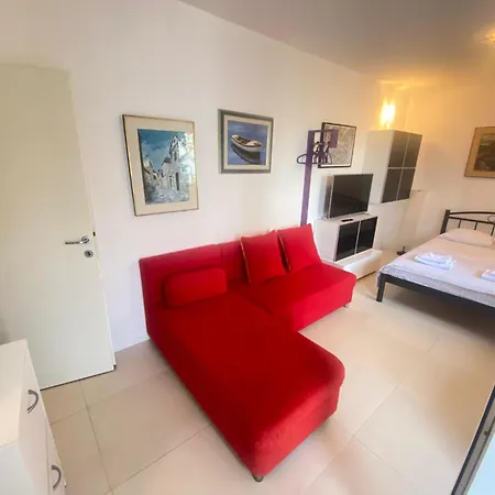 Sanja בית הארחה