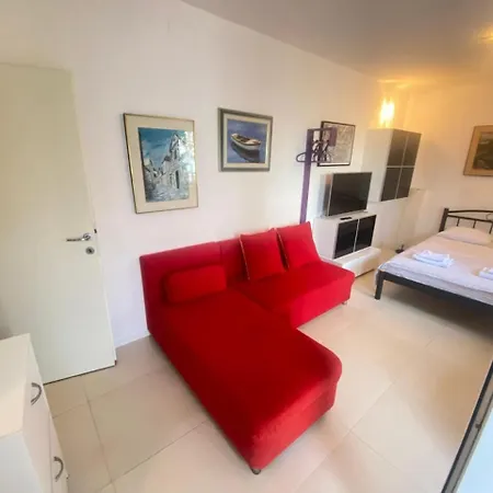 Guest house Sanja 3*