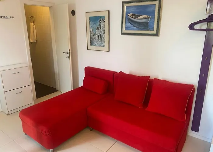 Sanja בית הארחה