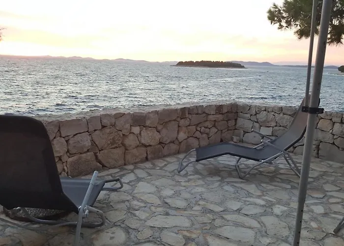 Sanja בית הארחה